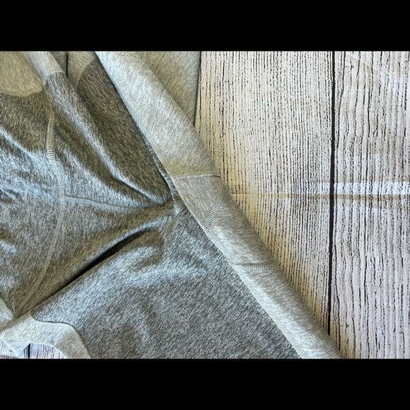 Outdoor Voices Color Block 7/8 Leggings Grey size medium - Picture 4 of 9